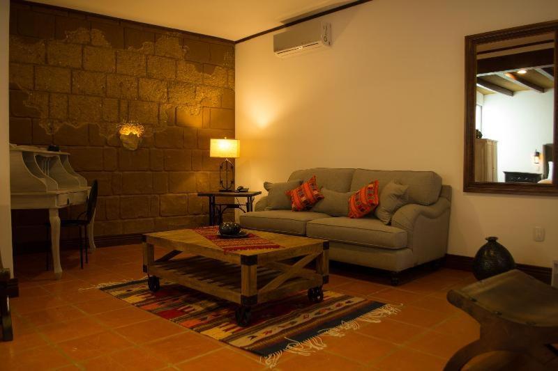 Casa De Adobe Gallery & Luxury Boutique Oaxaca Oda fotoğraf